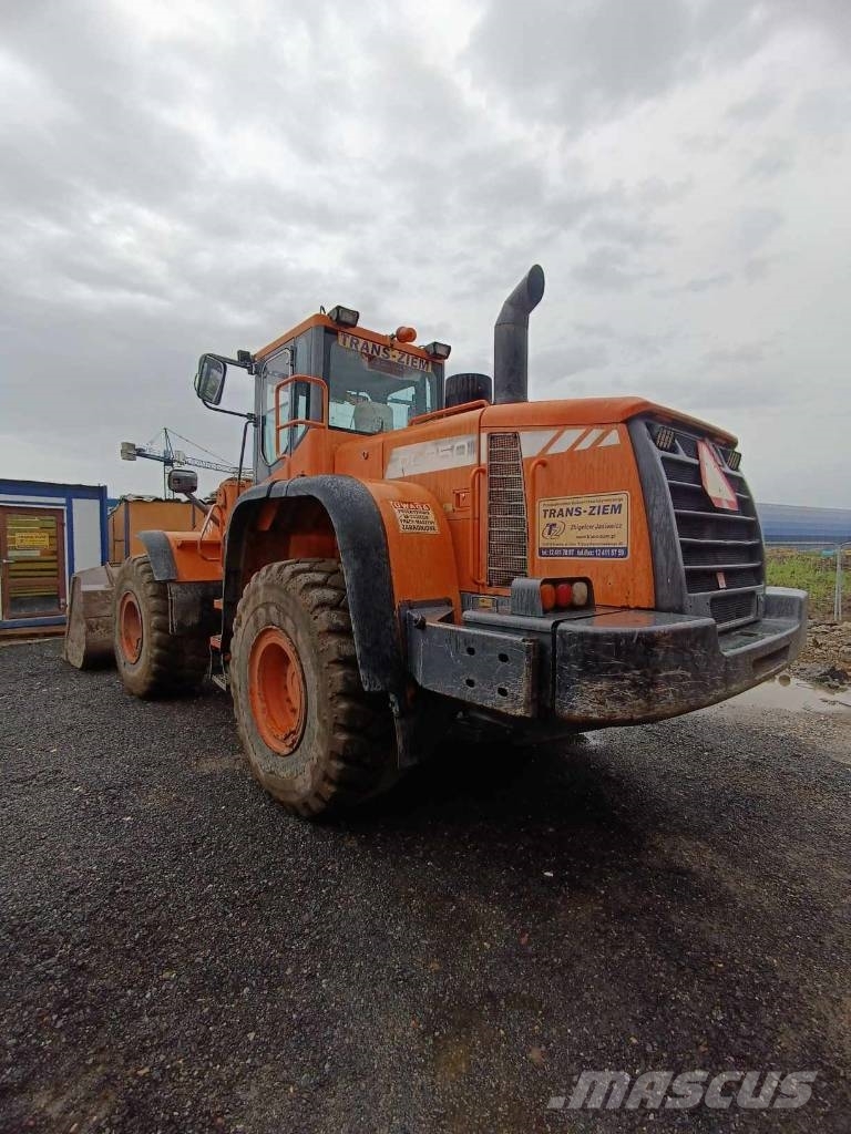 Doosan DL 350 Gumikerekes homlokrakodók