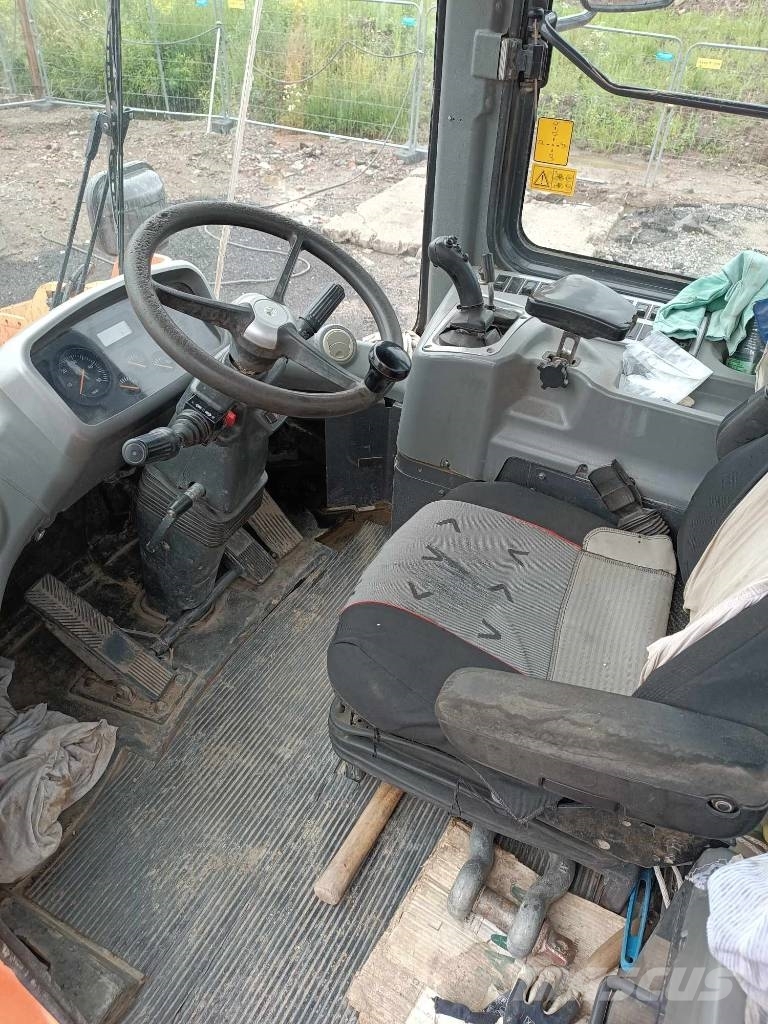 Doosan DL 350 Gumikerekes homlokrakodók