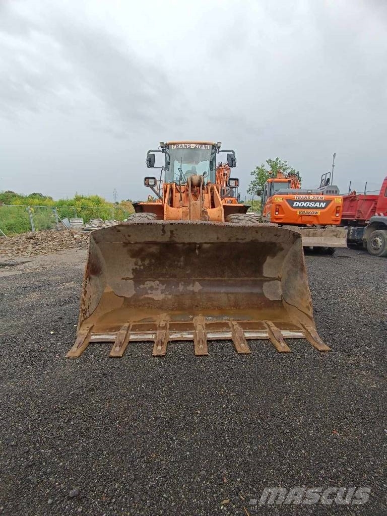 Doosan DL 350 Gumikerekes homlokrakodók