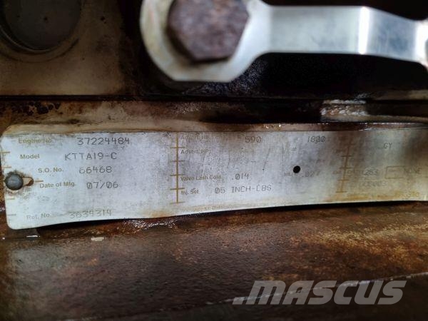 Cummins KTTA19-C Moottorit