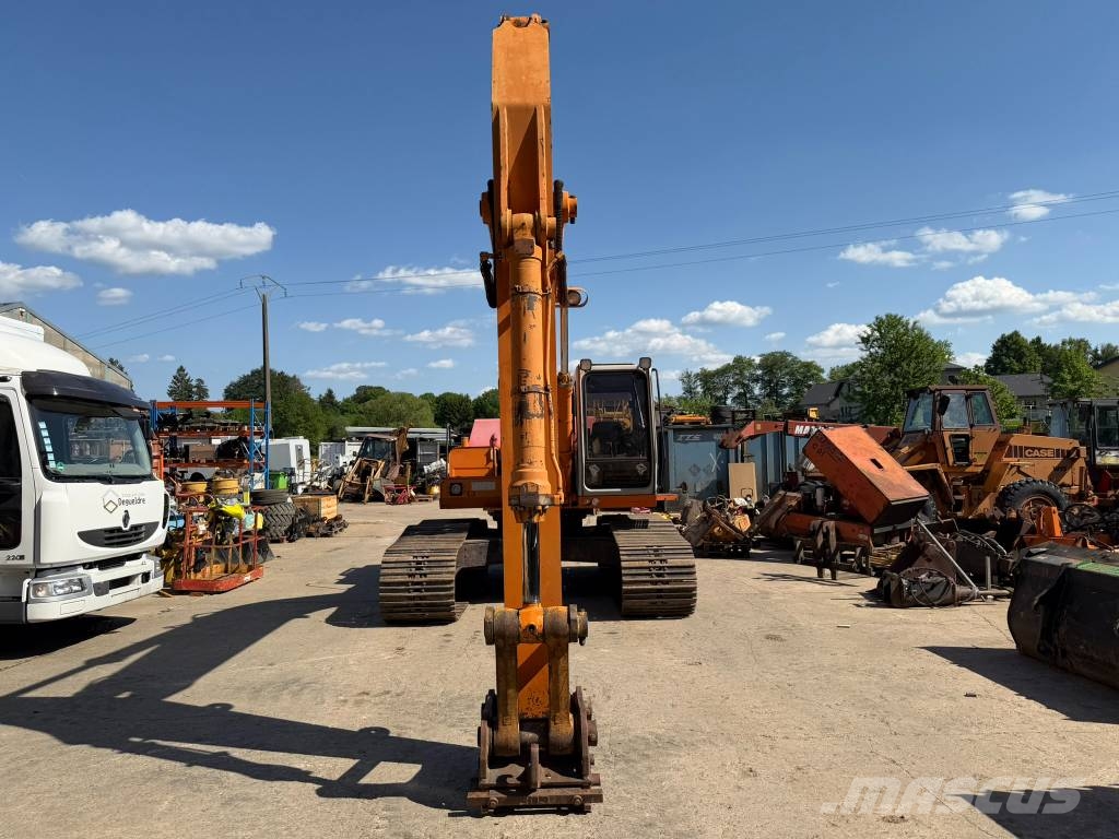 Fiat-Hitachi FH 220 LC Excavadoras sobre orugas
