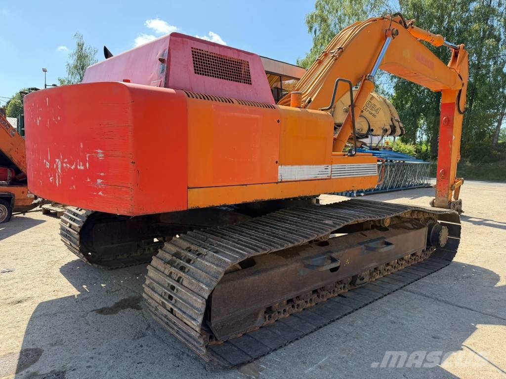 Fiat-Hitachi FH 220 LC Excavadoras sobre orugas