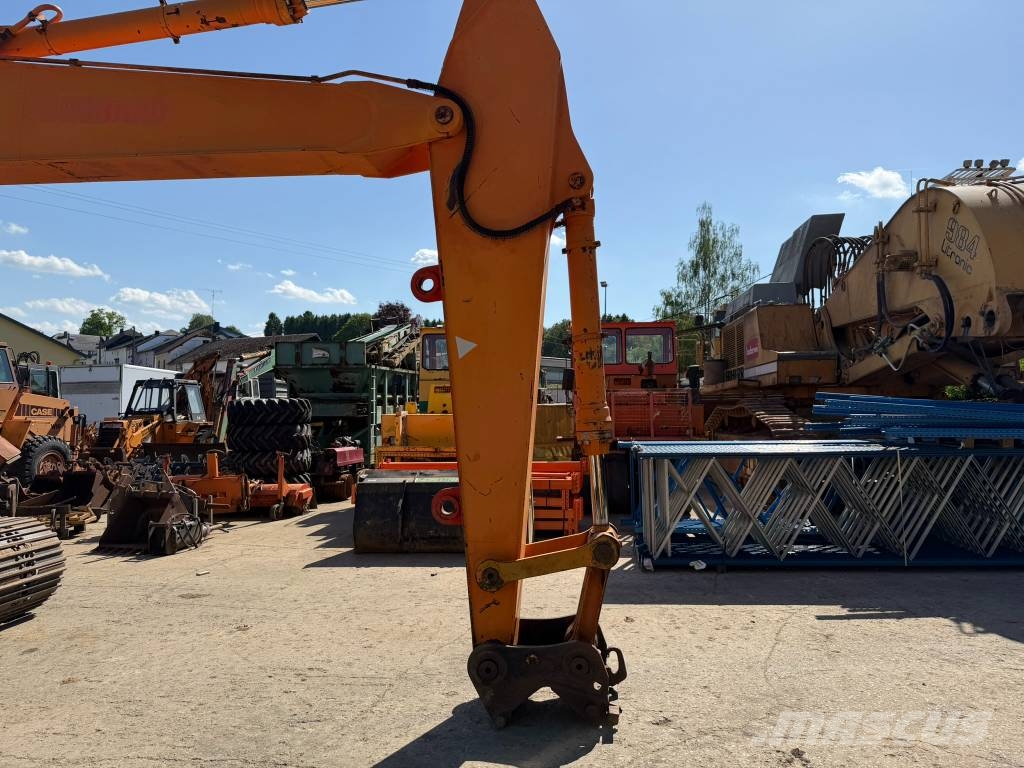 Fiat-Hitachi FH 220 LC Excavadoras sobre orugas