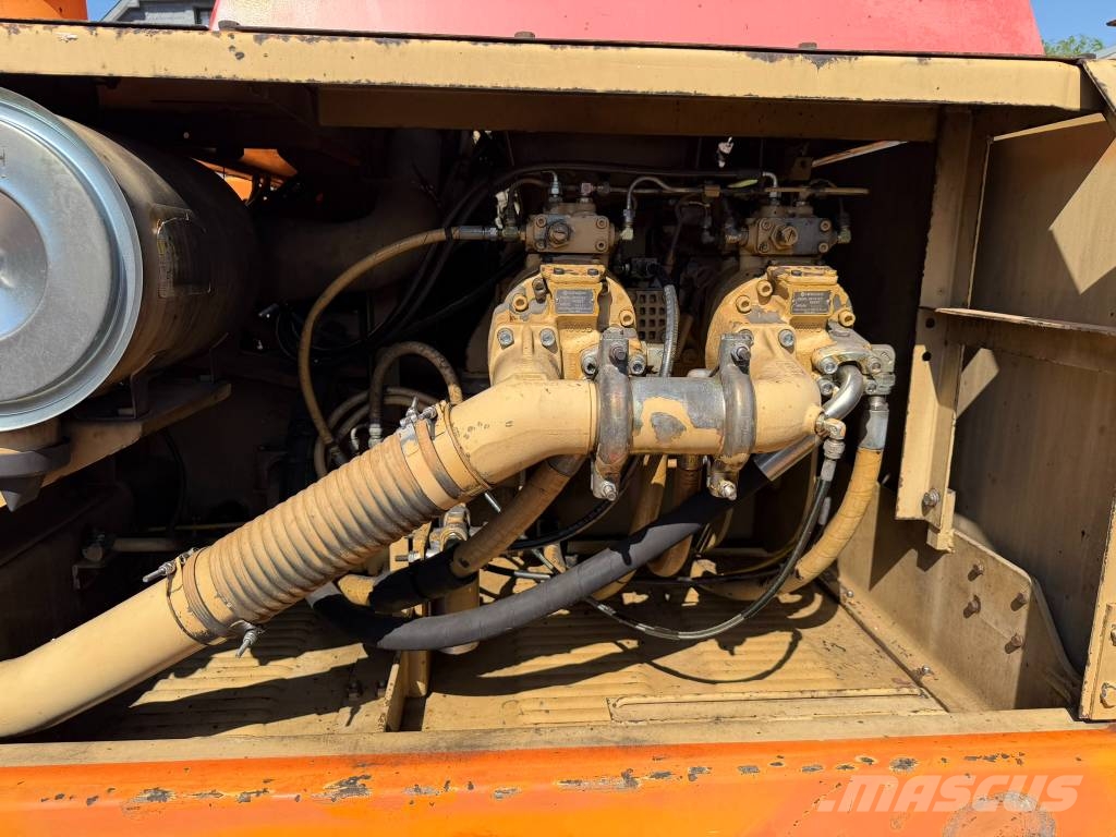 Fiat-Hitachi FH 220 LC Excavadoras sobre orugas