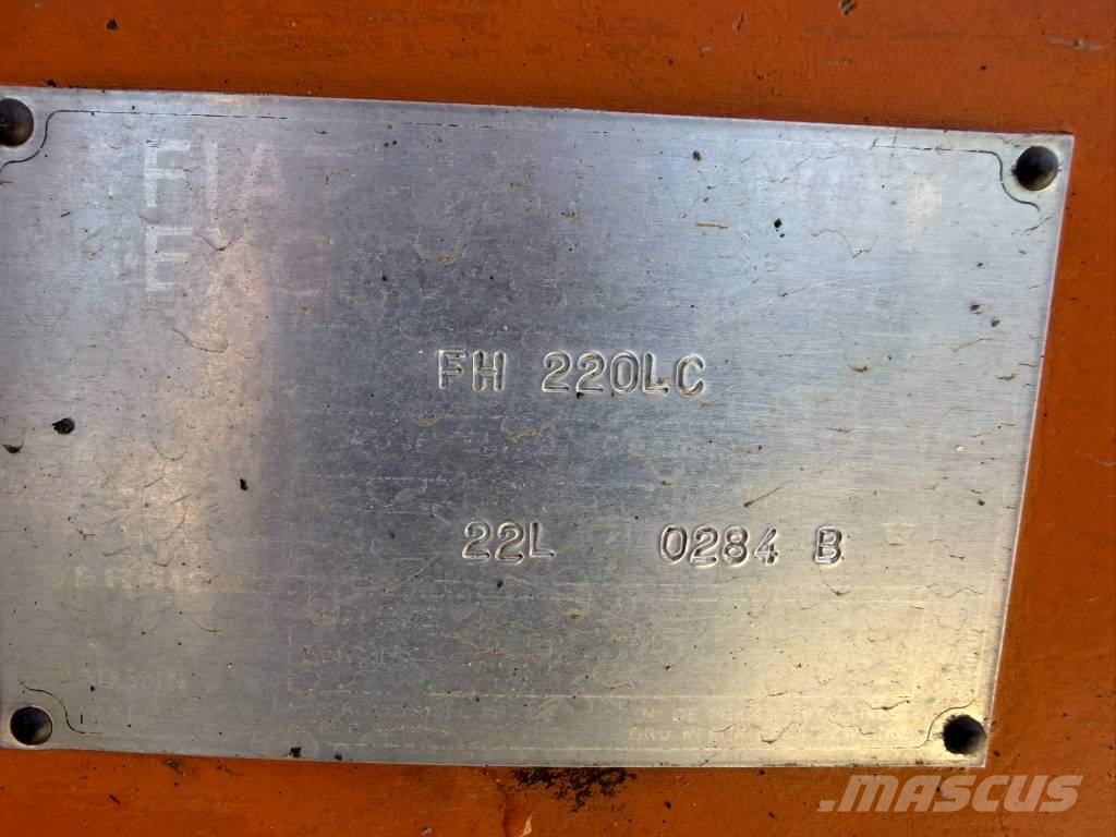Fiat-Hitachi FH 220 LC Excavadoras sobre orugas