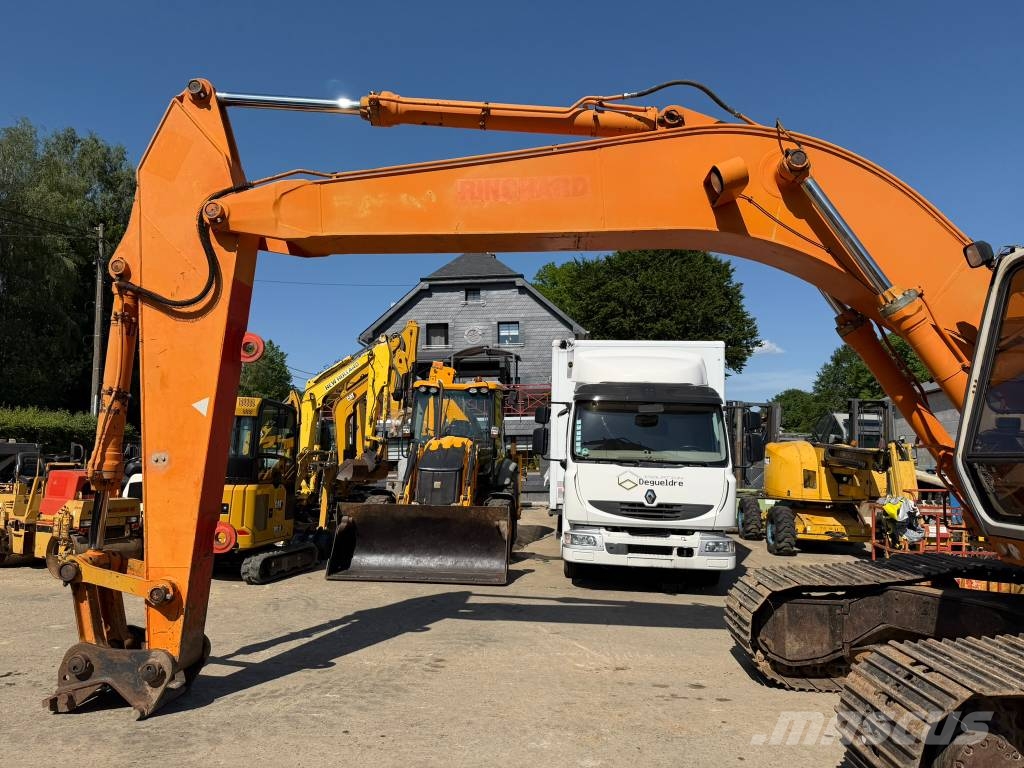 Fiat-Hitachi FH 220 LC Excavadoras sobre orugas