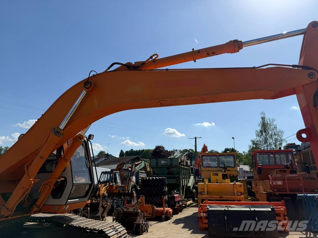 Fiat-Hitachi FH 220 LC Excavadoras sobre orugas