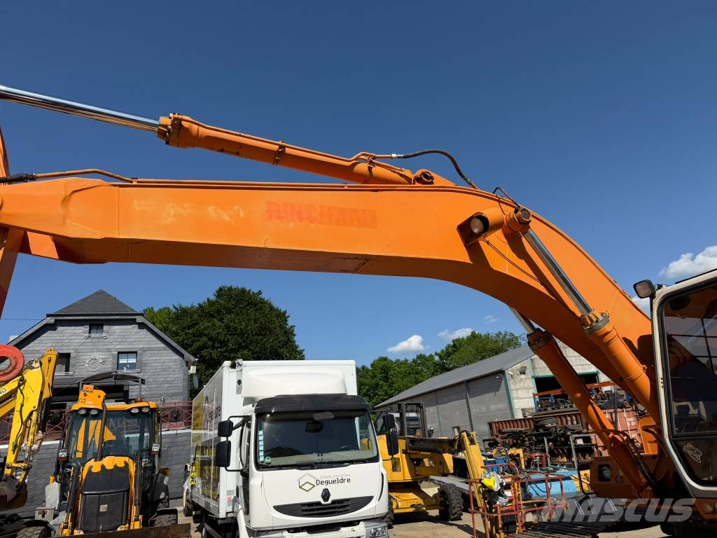 Fiat-Hitachi FH 220 LC Excavadoras sobre orugas