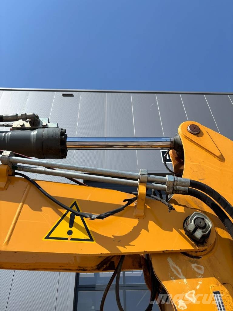 Liebherr R 914 Compact Litronic Pelle sur chenilles