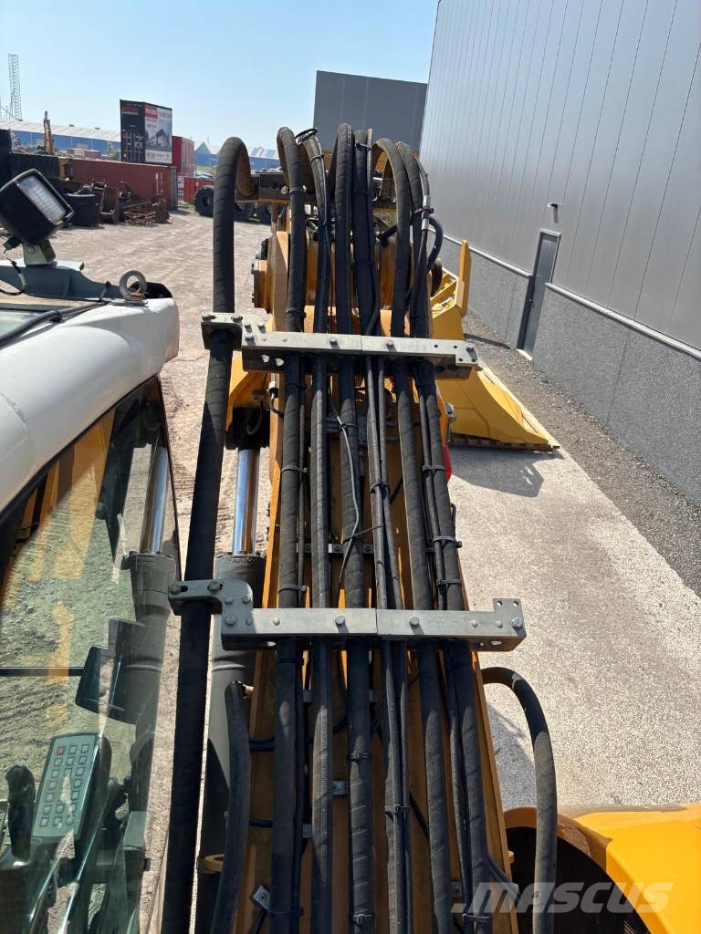 Liebherr R 914 Compact Litronic Pelle sur chenilles