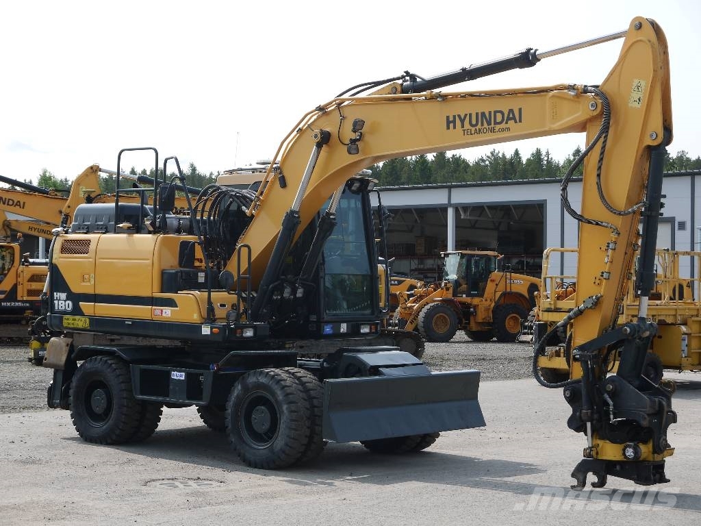 Hyundai HW 180 Ratiniai ekskavatoriai