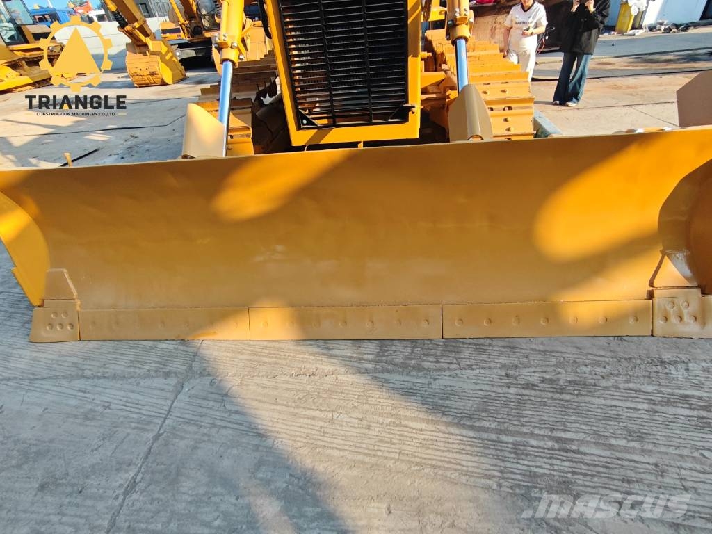 CAT D 7 G بلدوزرات مجنزرة