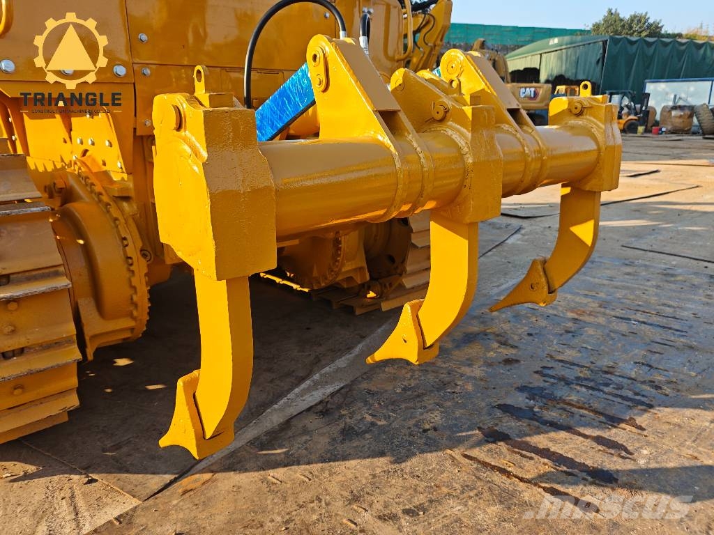 CAT D 7 G بلدوزرات مجنزرة
