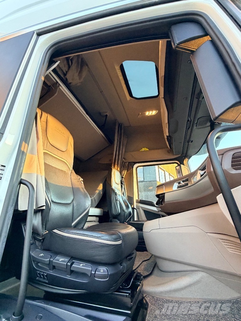 DAF XG 530 + FT 6x2 Autotractoare