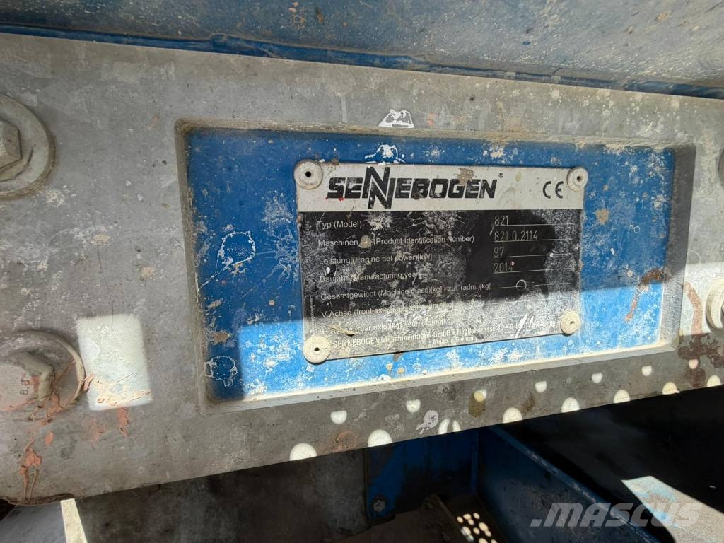 Sennebogen 821 E Bageri za manipuliranje materijalom / otpadom