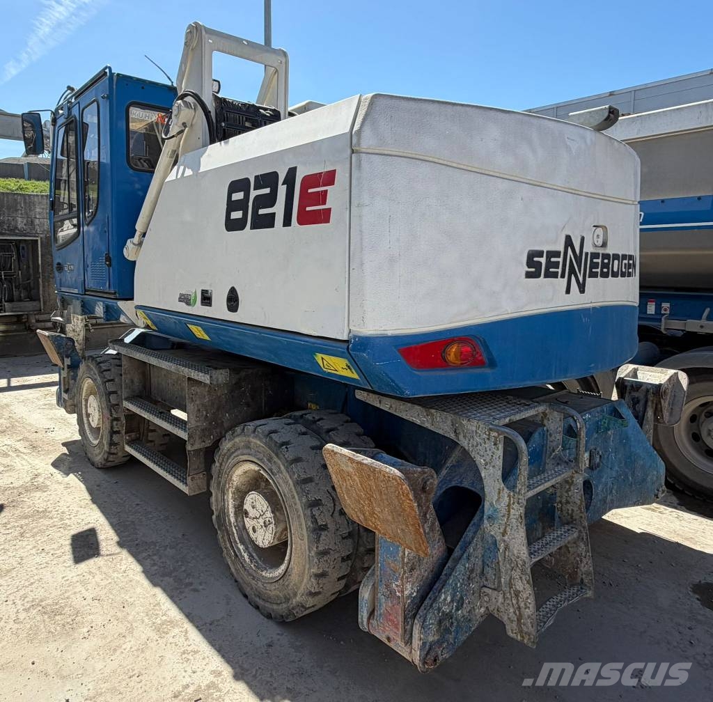 Sennebogen 821 E Bageri za manipuliranje materijalom / otpadom