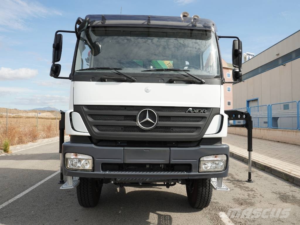MERCEDES AXOR 1833K TRACCION 4X4 Kamioni sa kranom