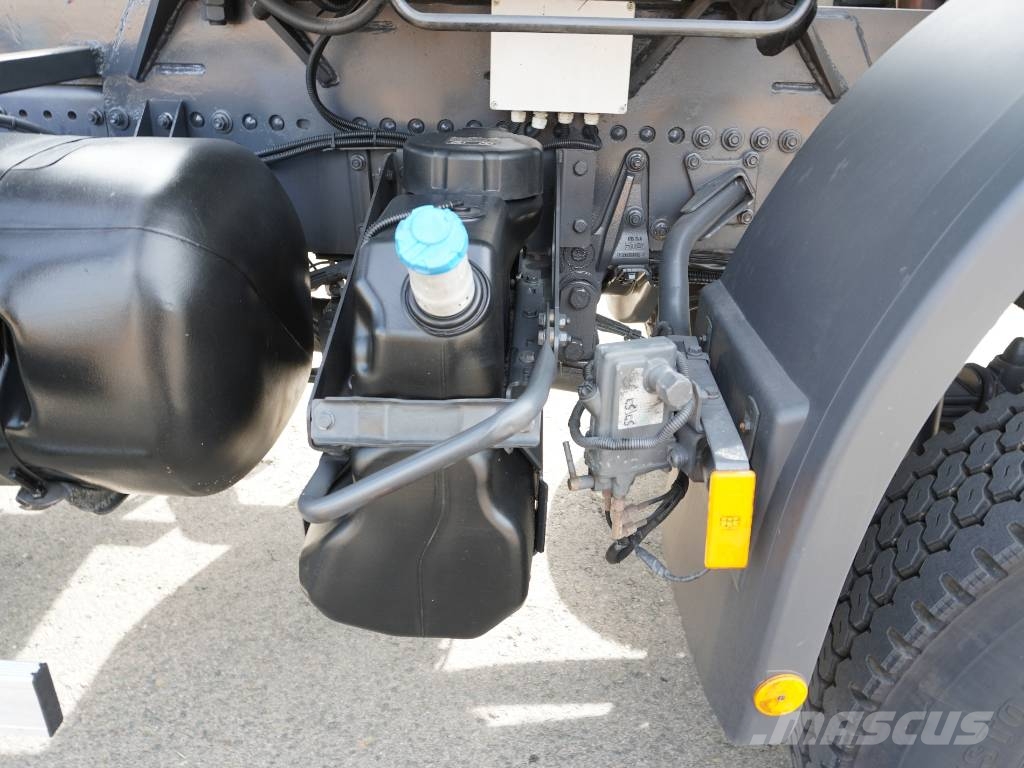 MERCEDES AXOR 1833K TRACCION 4X4 Kamioni sa kranom
