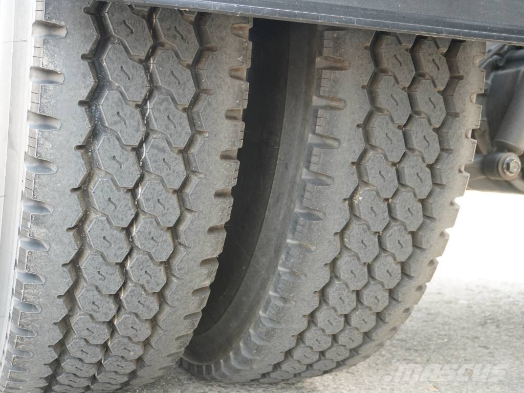 Mercedes-Benz AXOR 1833K TRACCION 4X4 Camiones grúa