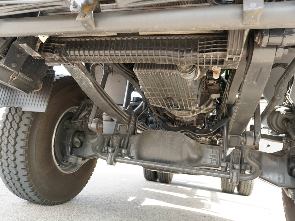 Mercedes-Benz AXOR 1833K TRACCION 4X4 Camiones grúa