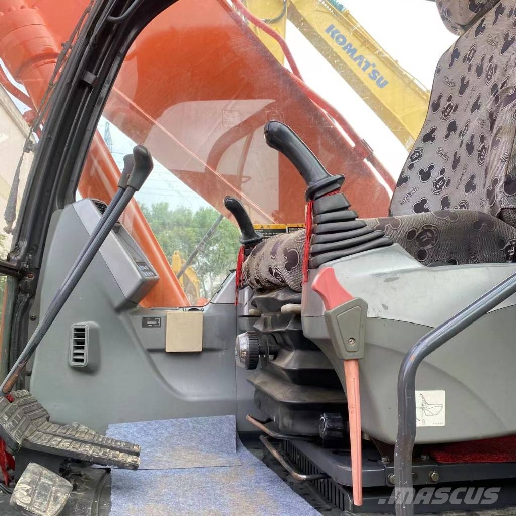 Doosan DX 225 LC Bagri goseničarji