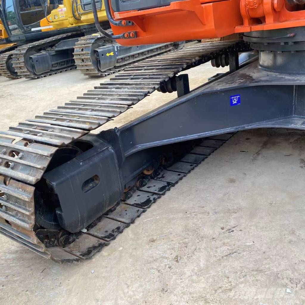 Doosan DX 225 LC Bagri goseničarji