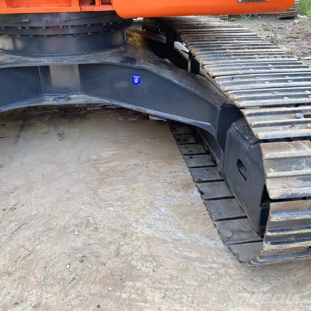 Doosan DX 225 LC Bagri goseničarji