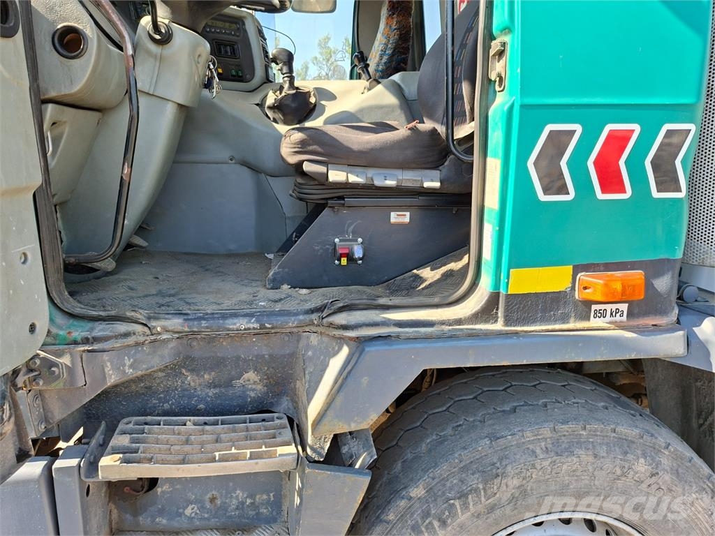 Tatra T 815 TERNNO 6X6 + HR WM 195 Nákladní vozidlo bez nástavby