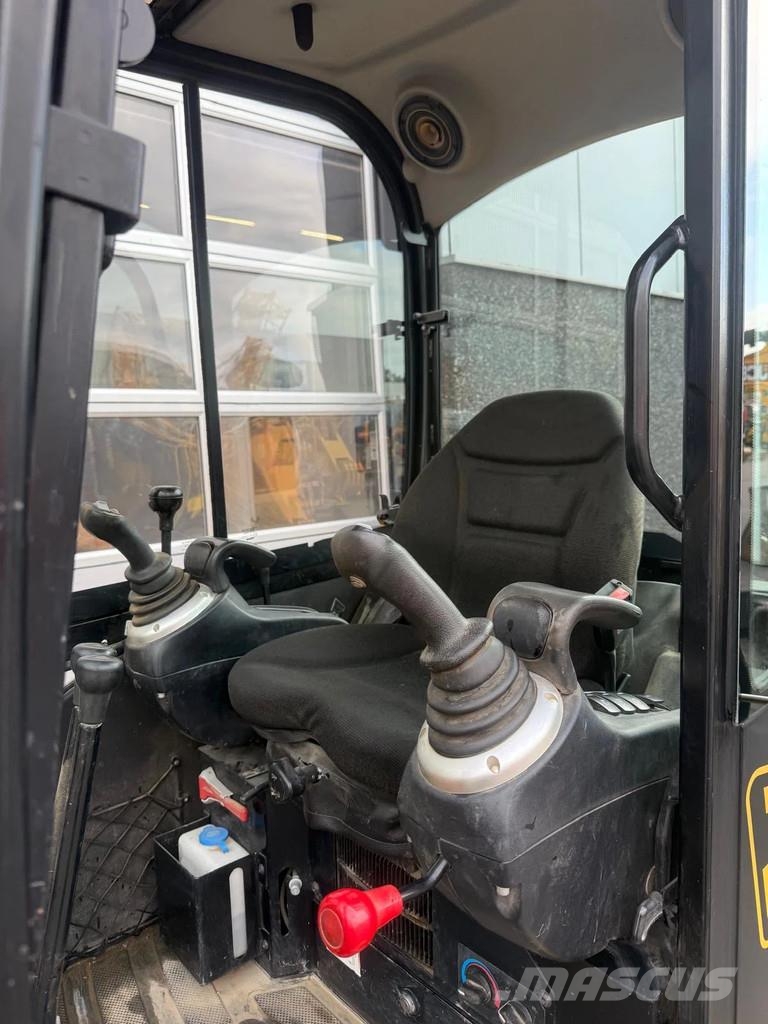 JCB 8029 CTS Mini bagri <7t