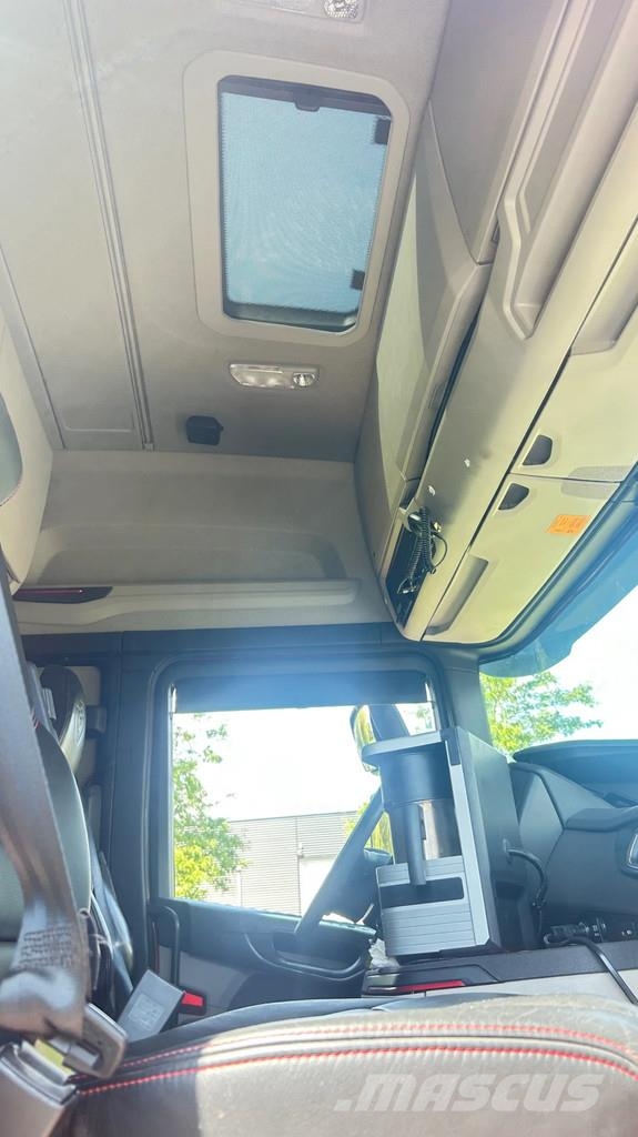 Scania 660S V8 NGS 8x4 | full air | retarder | steering | شاحنات بمقصورة وهيكل