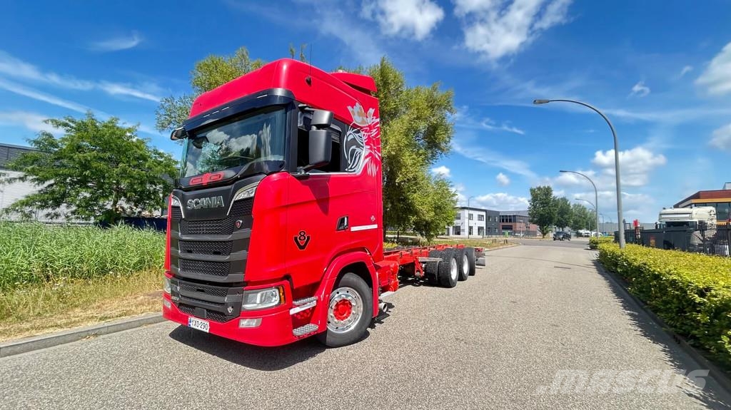 Scania 660S V8 NGS 8x4 | full air | retarder | steering | Fülkés alváz