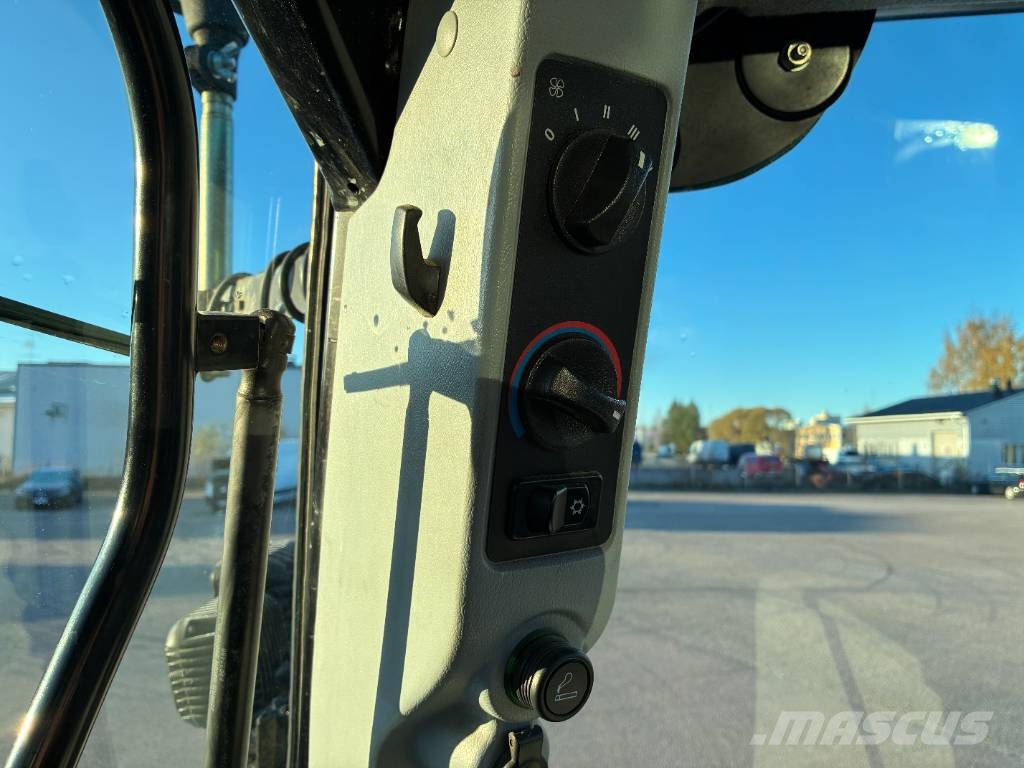 New Holland T6080 PCE 50KM/H Traktorit