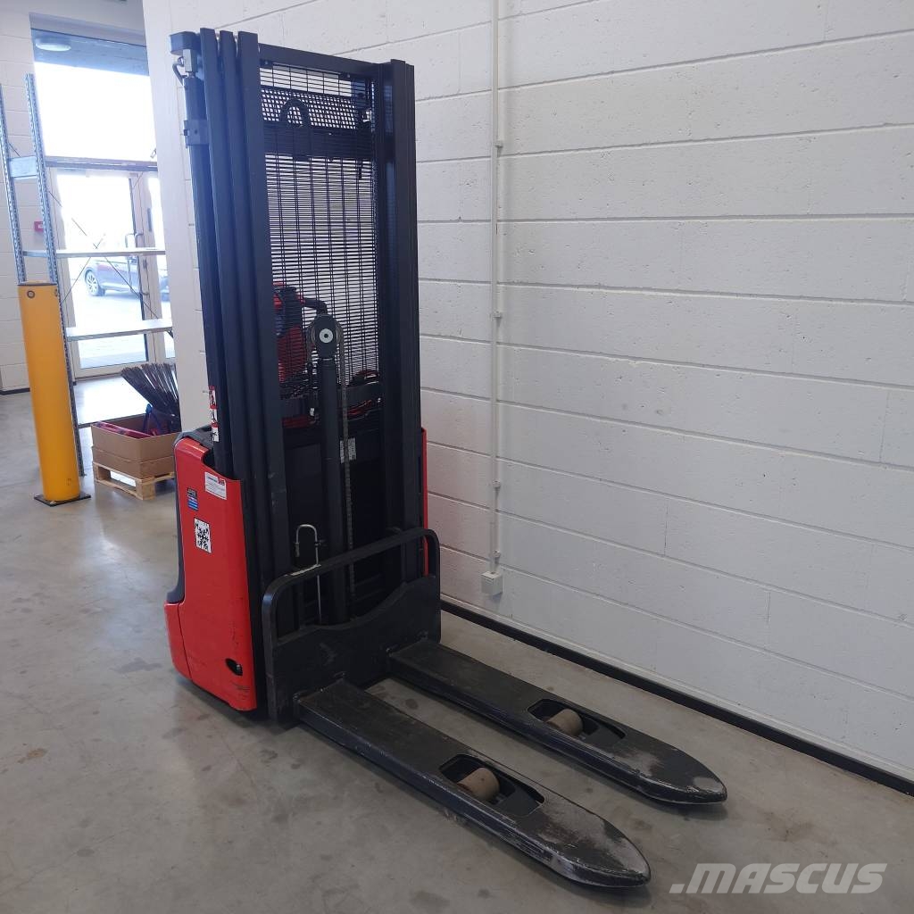 Linde L12/1172 معدات التكديس الجوالة