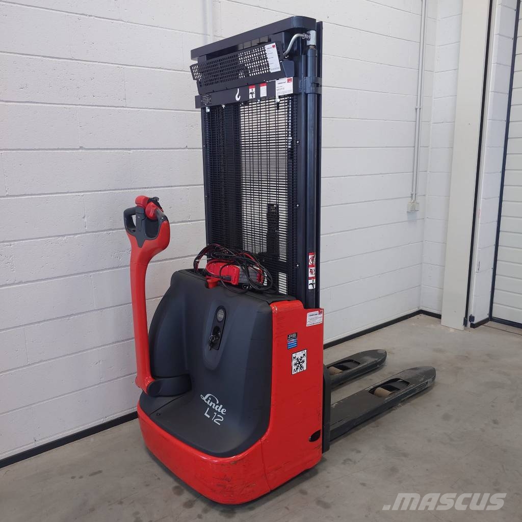 Linde L12/1172 معدات التكديس الجوالة