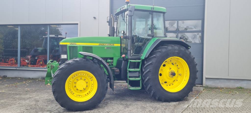 John Deere 7710 Power Quad Plus Tractoren