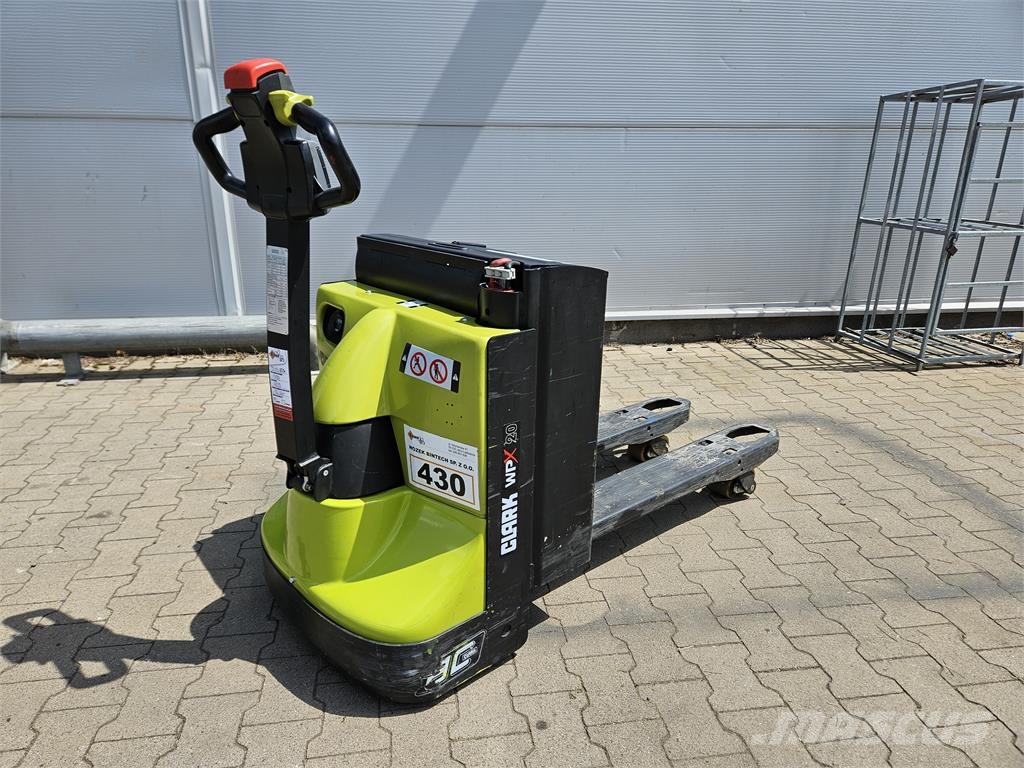 Clark WPX20 Pedestrian stackers
