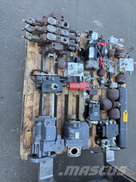 Doosan DL 300-5 USED HYDRAULIC PARTS Hidráulicos