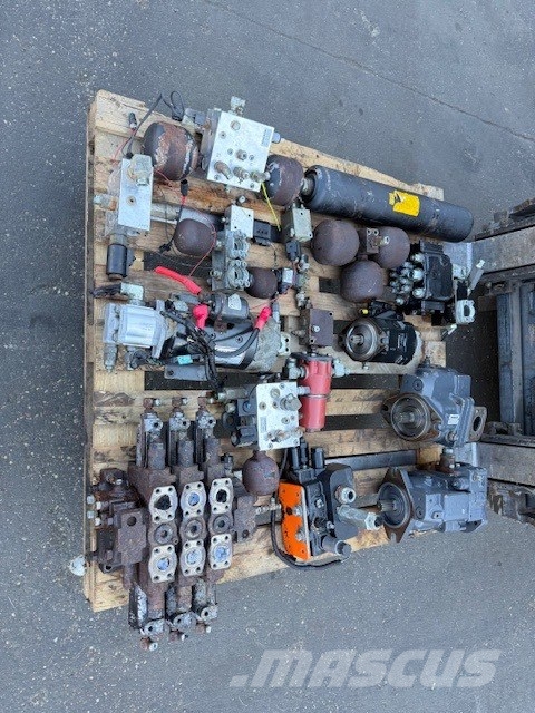 Doosan DL 300-5 USED HYDRAULIC PARTS Hidráulicos