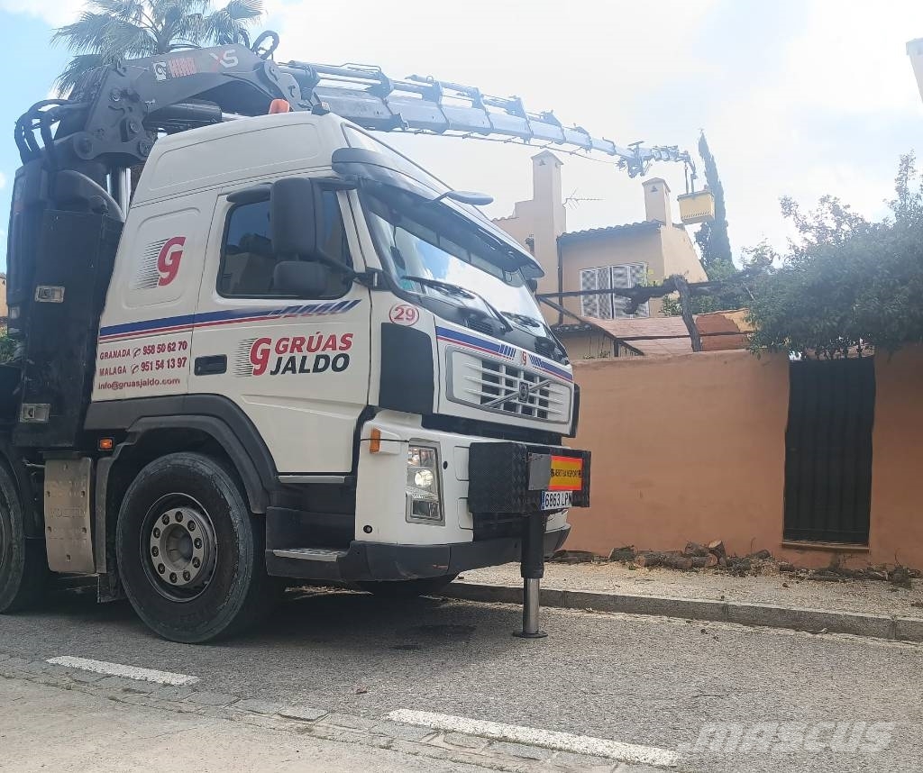 Volvo FM 480 CON GRÚA HIAB 1055E-8 HIPRO CON JIB شاحنات الرافعات