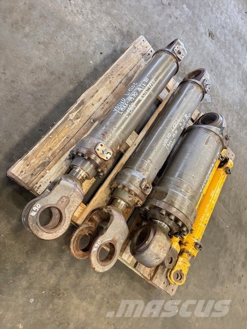 Volvo L 120 E USED HYDRAULIC CYLINDER COMPLET 油壓