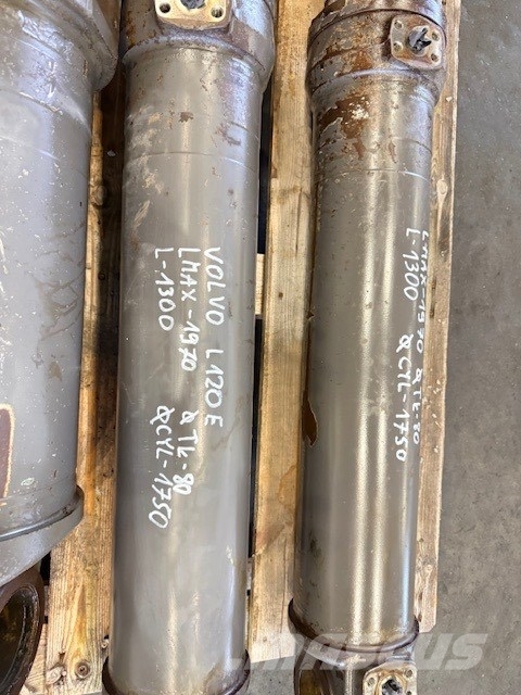 Volvo L 120 E USED HYDRAULIC CYLINDER COMPLET 油壓