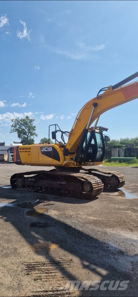 JCB JS 260 LC حفارات زحافة