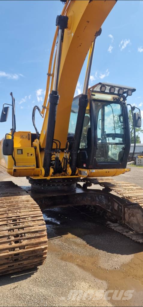 JCB JS 260 LC حفارات زحافة