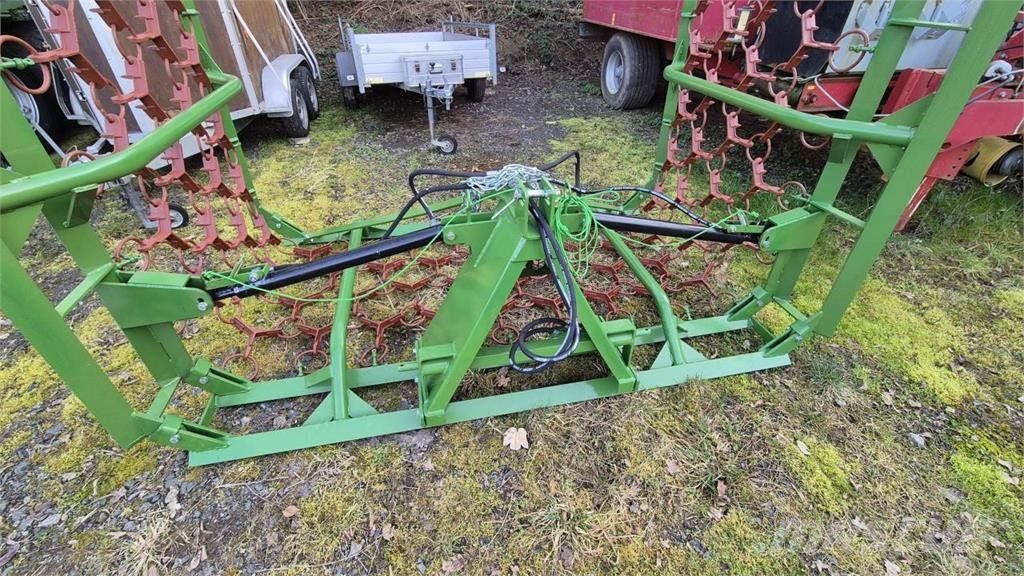 Zagroda RX 8SH/4 2H, 8 m, 4 reihig, hydraulisch, 2 Zylinde Інше обладнання для фуражних комбайнів