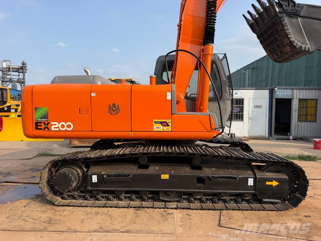Hitachi EX200 Bagri goseničarji