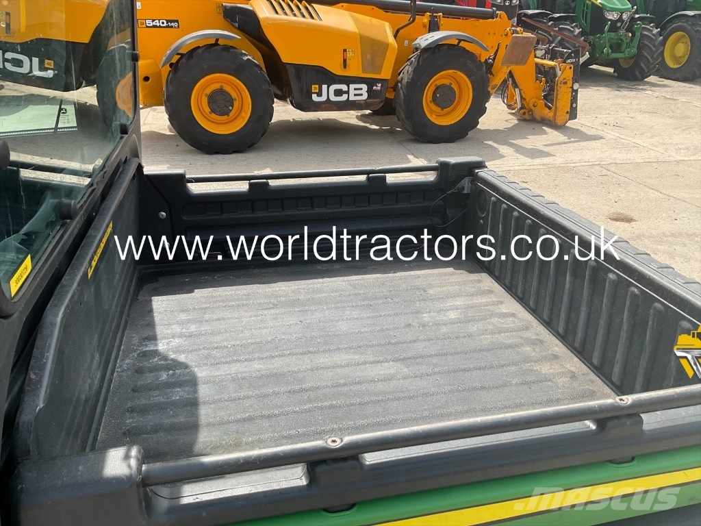 John Deere GATOR XUV 865M UTVs