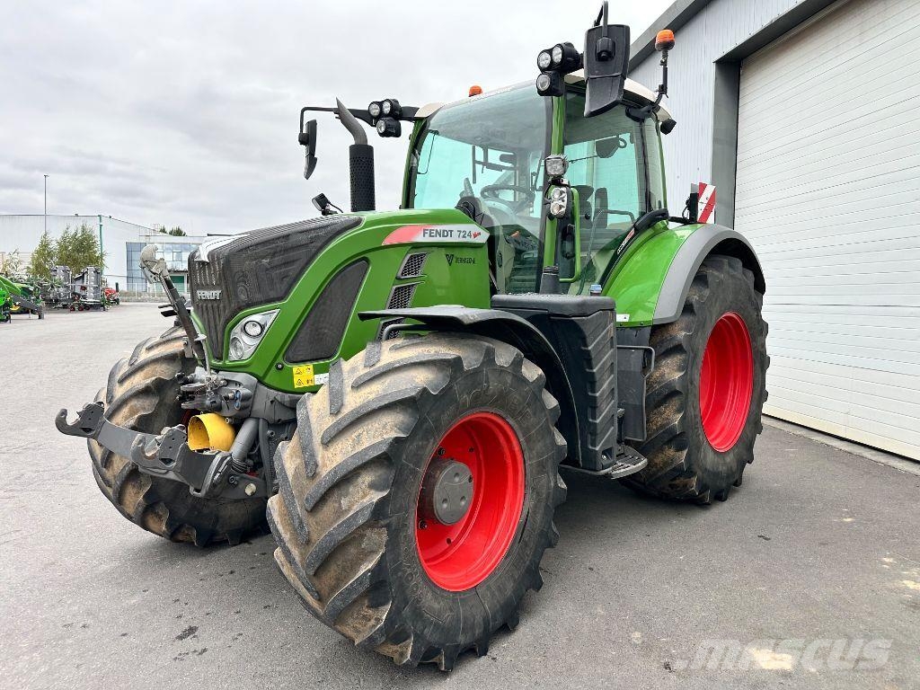Fendt 724 VARIO PROFI + S4 Tractoren