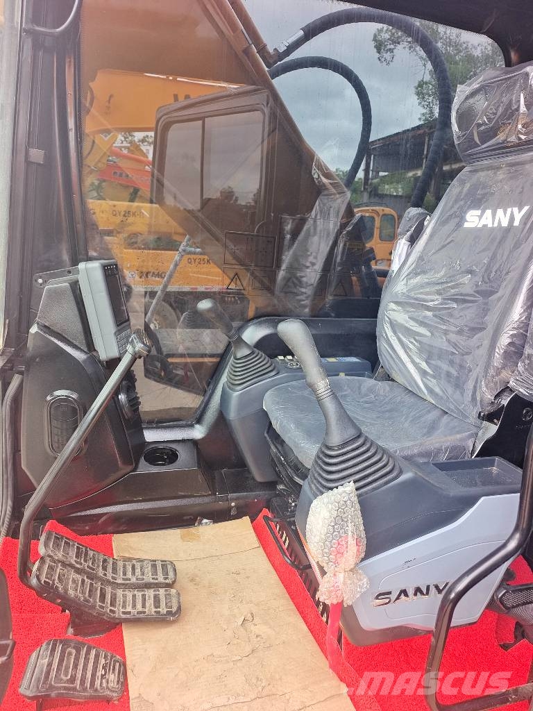 Sany 215C 3000 units excavators in stock Gravemaskiner på larvebånd