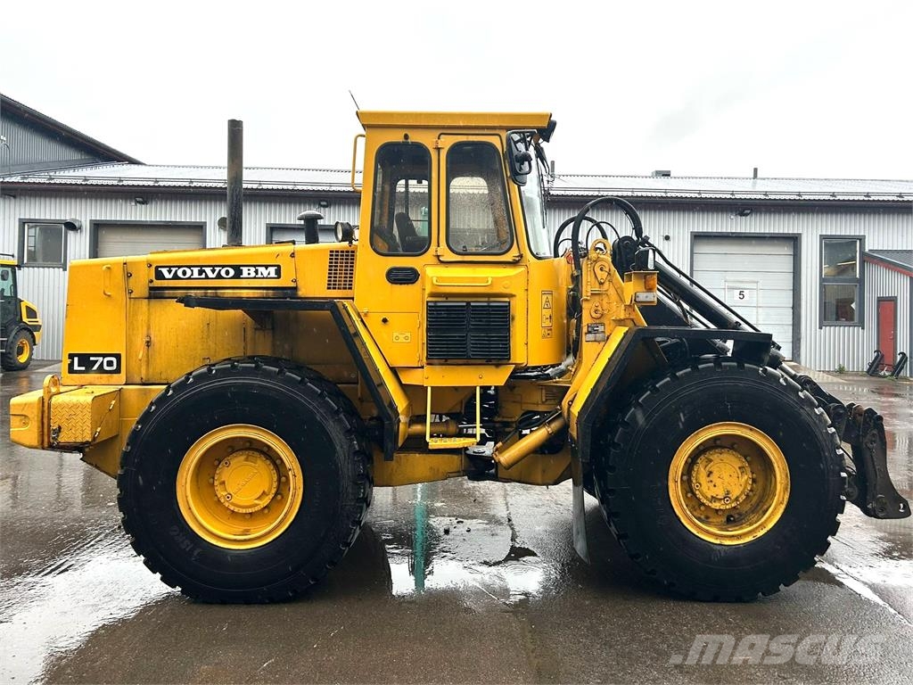 Volvo L70 HYVÄT RENKAAT Cargadoras sobre ruedas