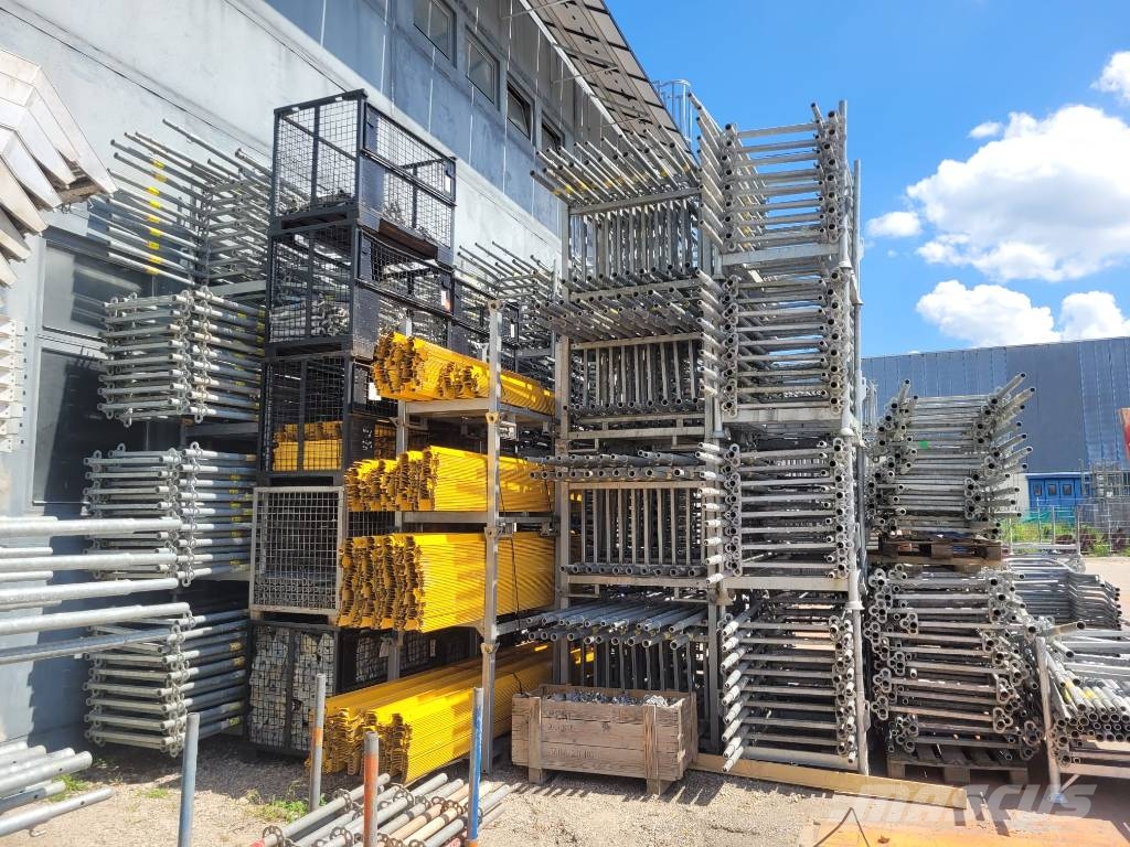 Peri Up Easy Scaffolding with %55 Discount Ліси будівельні, підйомники, вежі-тури